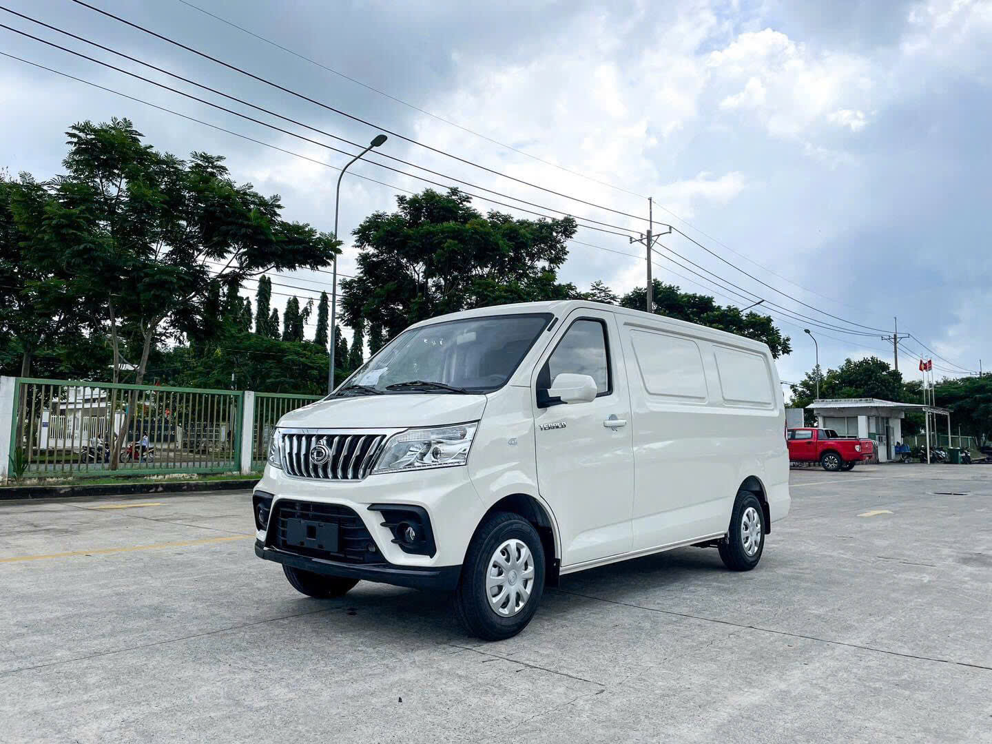 Xe Tải Van Tera V8 2 Chỗ: Báo Giá Chi Tiết Và Hướng Dẫn Lựa Chọn Tối Ưu
